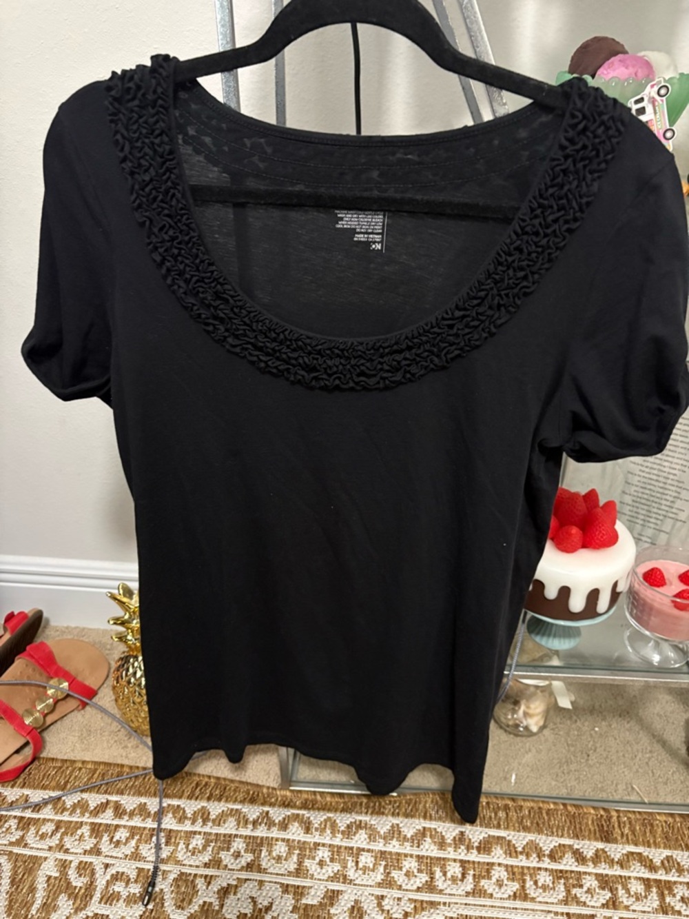 Old Navy Womens Short Cuffed Sleeve textured neck crewneck black top size med